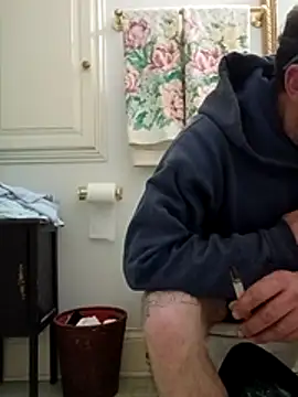 Snapshot of Mrluckstick chatting on 12/21/25, 03:30 Mrluckstick online show from 12/21/25, 03:30