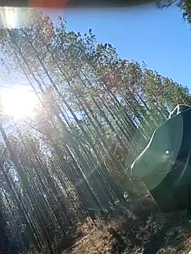 Snapshot of Mrluckstick chatting on 12/22/25, 05:21 Mrluckstick online show from 12/22/25, 05:21