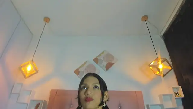 Snapshot of Mia_Suarezzz chatting on 11/05/25, 10:32 Mia Suarezzz online show from 11/05/25, 10:32