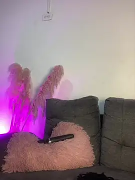 Charlottediolet online show from 04/24/26, 11:45