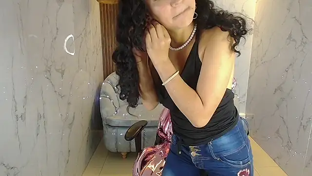 bella vibess s online show from 12/17/25, 08:15