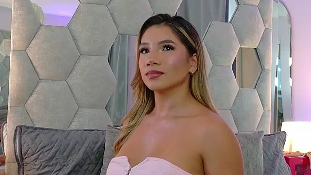 NicoleArmani online show from 02/08/26, 08:23