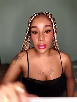 Queen Amara online show from 09/26/25, 02:04