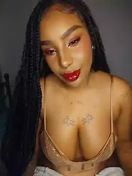 Snapshot of Queen_Amara chatting on 05/24/26, 04:06 Queen Amara online show from 05/24/26, 04:06