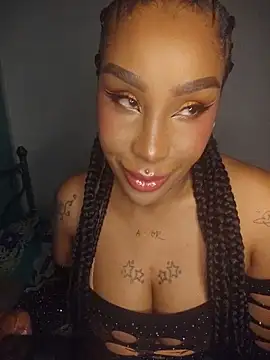 Snapshot of Queen_Amara chatting on 05/27/26, 04:31 Queen Amara online show from 05/27/26, 04:31