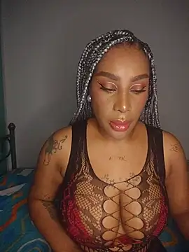 Snapshot of Queen_Amara chatting on 06/04/26, 04:18 Queen Amara online show from 06/04/26, 04:18