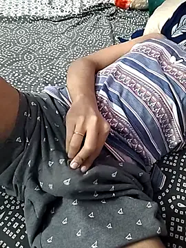 Snapshot of flingster_hunt chatting on 09/28/25, 04:56 flingster hunt online show from 09/28/25, 04:56