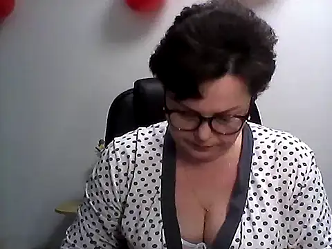 EllaLove2277 online show from 02/18/26, 06:31