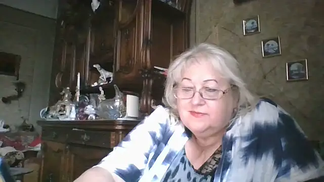 Snapshot of Lala-Love56 chatting on 09/09/25, 01:21 Lala-Love56 online show from 09/09/25, 01:21