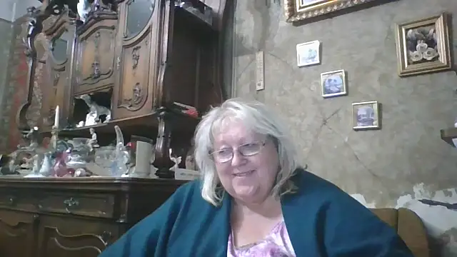 Snapshot of Lala-Love56 chatting on 09/10/25, 07:14 Lala-Love56 online show from 09/10/25, 07:14