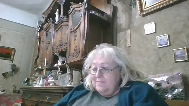 Snapshot of Lala-Love56 chatting on 09/29/25, 04:34 Lala-Love56 online show from 09/29/25, 04:34