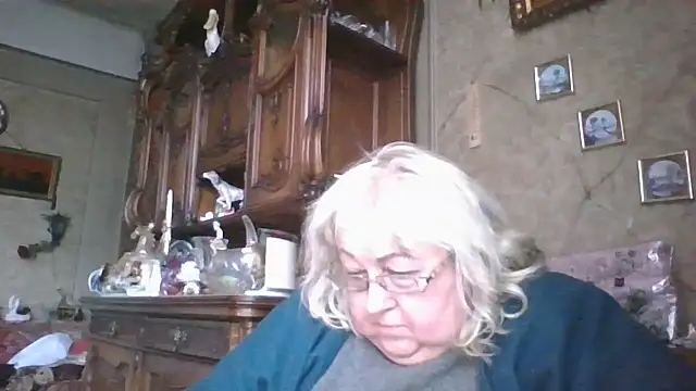 Snapshot of Lala-Love56 chatting on 10/05/25, 11:52 Lala-Love56 online show from 10/05/25, 11:52