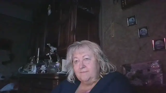 Snapshot of Lala-Love56 chatting on 10/06/25, 05:27 Lala-Love56 online show from 10/06/25, 05:27