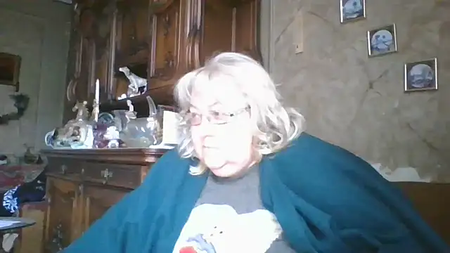 Snapshot of Lala-Love56 chatting on 10/18/25, 06:48 Lala-Love56 online show from 10/18/25, 06:48