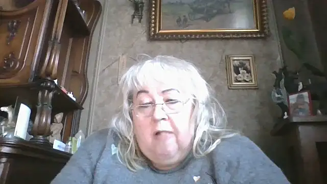 Snapshot of Lala-Love56 chatting on 12/16/25, 01:16 Lala-Love56 online show from 12/16/25, 01:16