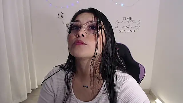 Snapshot of amberbakee chatting on 06/11/26, 01:42 amberbakee online show from 06/11/26, 01:42