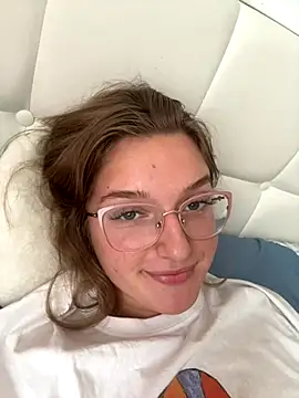 Snapshot of Bellatrisssaa chatting on 09/13/25, 01:22 Bellatrisssaa online show from 09/13/25, 01:22