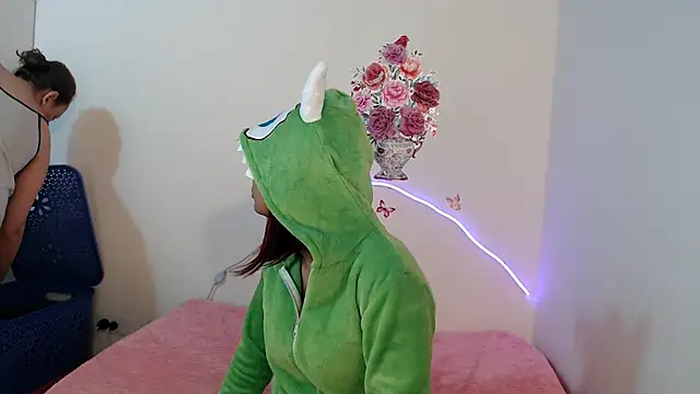 Snapshot of Valeryxs chatting on 10/31/25, 04:08 Valeryxs online show from 10/31/25, 04:08