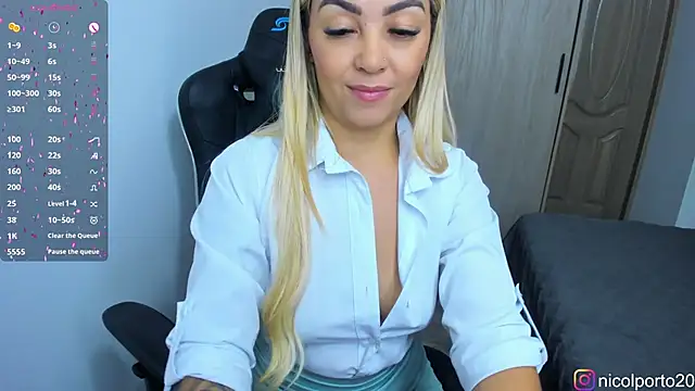 NicolPorto online show from 10/31/25, 12:39