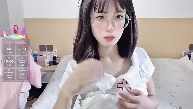 Snapshot of yuanbao_a chatting on 09/27/25, 12:32 yuanbao a online show from 09/27/25, 12:32