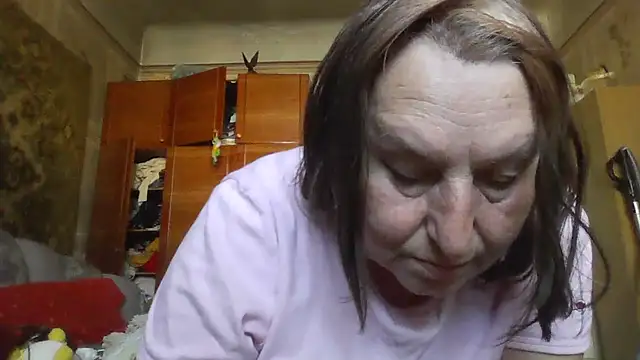 AnnaLive570 online show from 10/26/25, 09:59