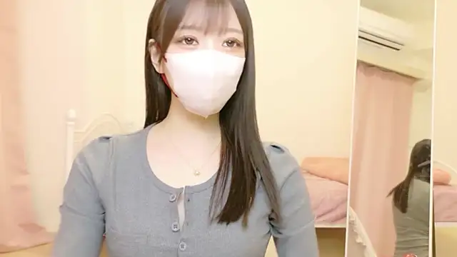 roachan  online show from 03/05/26, 12:34