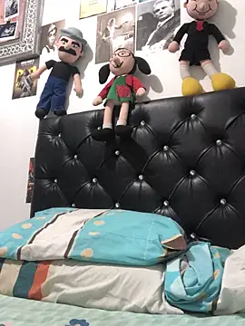 elpeluchenegroxxx3 online show from 03/15/26, 12:27