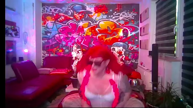 hellgirl1980 online show from 06/12/26, 04:00