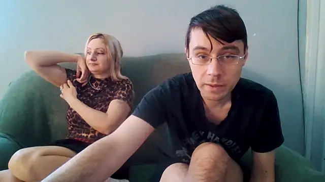 Snapshot of Eric_Basilio chatting on 12/14/25, 12:32 Eric Basilio online show from 12/14/25, 12:32