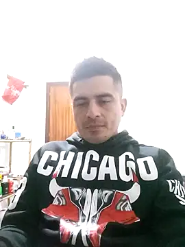 Snapshot of Andr3s69xxx chatting on 01/15/26, 09:51 Andr3s69xxx online show from 01/15/26, 09:51