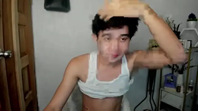 Snapshot of NautyBoyBrazeen_143 chatting on 11/19/25, 04:51 NautyBoyBrazeen 143 online show from 11/19/25, 04:51