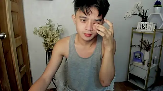 Snapshot of NautyBoyBrazeen_143 chatting on 11/21/25, 05:44 NautyBoyBrazeen 143 online show from 11/21/25, 05:44