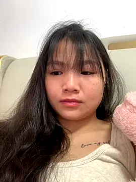 Emlyly-18 online show from 11/30/25, 02:37