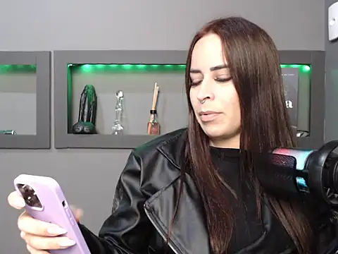 GuriaHot online show from 09/11/25, 09:59