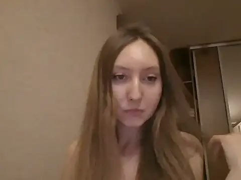 Snapshot of Auraleya chatting on 11/03/25, 12:17 Auraleya online show from 11/03/25, 12:17