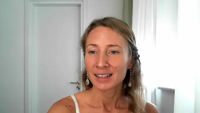 Paevoa online show from 11/27/25, 10:06