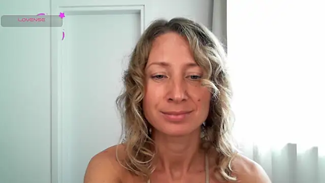 Snapshot of Paevoa chatting on 01/08/26, 11:45 Paevoa online show from 01/08/26, 11:45