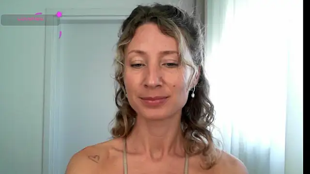 Snapshot of Paevoa chatting on 02/04/26, 08:20 Paevoa online show from 02/04/26, 08:20