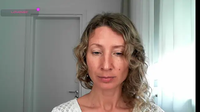 Snapshot of Paevoa chatting on 02/06/26, 11:46 Paevoa online show from 02/06/26, 11:46