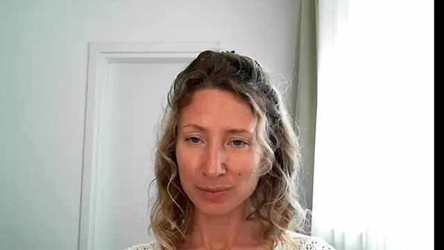 Snapshot of Paevoa chatting on 02/17/26, 10:56 Paevoa online show from 02/17/26, 10:56