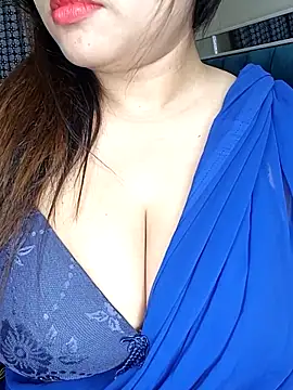 Snapshot of your---couple chatting on 10/10/25, 04:39 your---couple online show from 10/10/25, 04:39