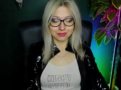 Snapshot of loveHeidi chatting on 10/01/25, 04:29 loveHeidi online show from 10/01/25, 04:29