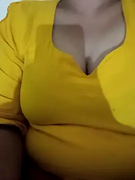 Snapshot of Ritika_jain01 chatting on 12/02/25, 06:14 Ritika jain01 online show from 12/02/25, 06:14