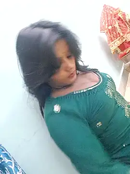 Snapshot of Rashmi_Pathak chatting on 09/12/25, 10:04 Rashmi Pathak online show from 09/12/25, 10:04