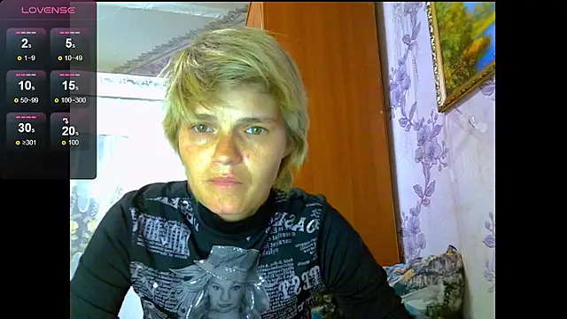 Snapshot of SaraSnow_ chatting on 09/22/25, 05:37 SaraSnow  online show from 09/22/25, 05:37