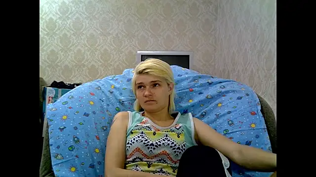 SaraSnow  online show from 12/03/25, 06:06