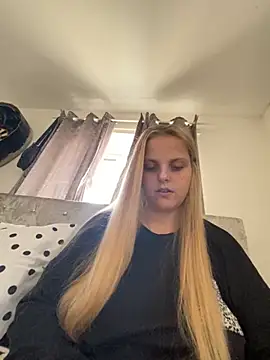 Snapshot of Dolliejayxx chatting on 10/22/25, 09:53 Dolliejayxx online show from 10/22/25, 09:53