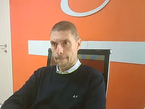 Snapshot of max79ve31 chatting on 10/23/25, 11:53 max79ve31 online show from 10/23/25, 11:53