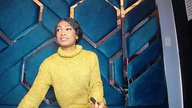 Lea Sweetly online show from 12/15/25, 01:15