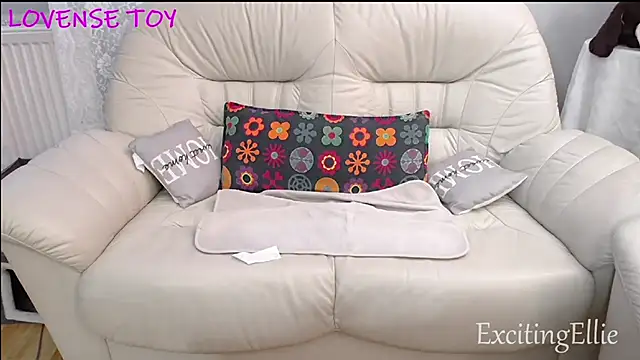 Snapshot of ExcitingEllie chatting on 07/16/26, 09:43 ExcitingEllie online show from 07/16/26, 09:43